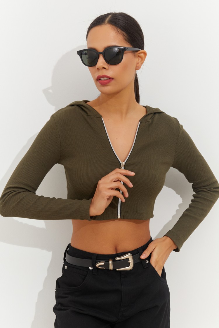 EY1032